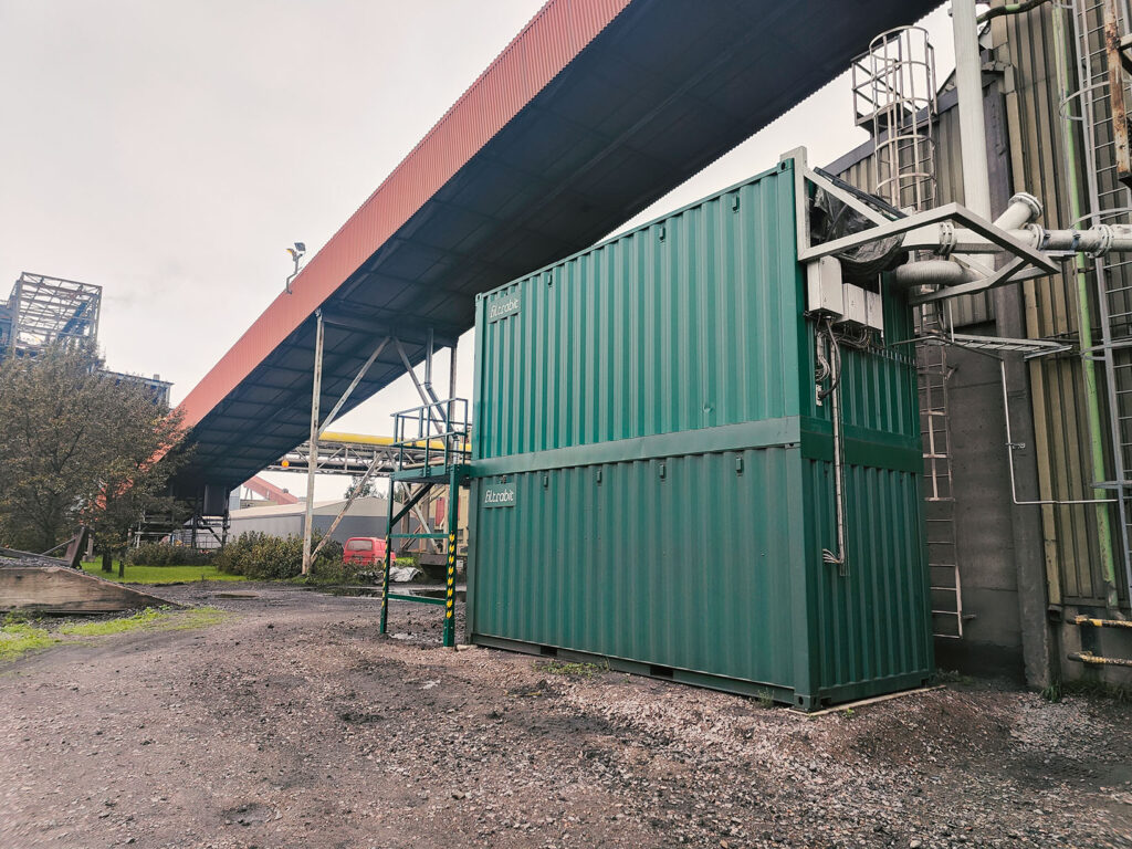Side view of the second Filtrabit unit installed at the coke sieving station of the SSAB Raahe steelwoks.
